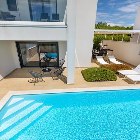 Aurelia 2 With Pool * Linardici